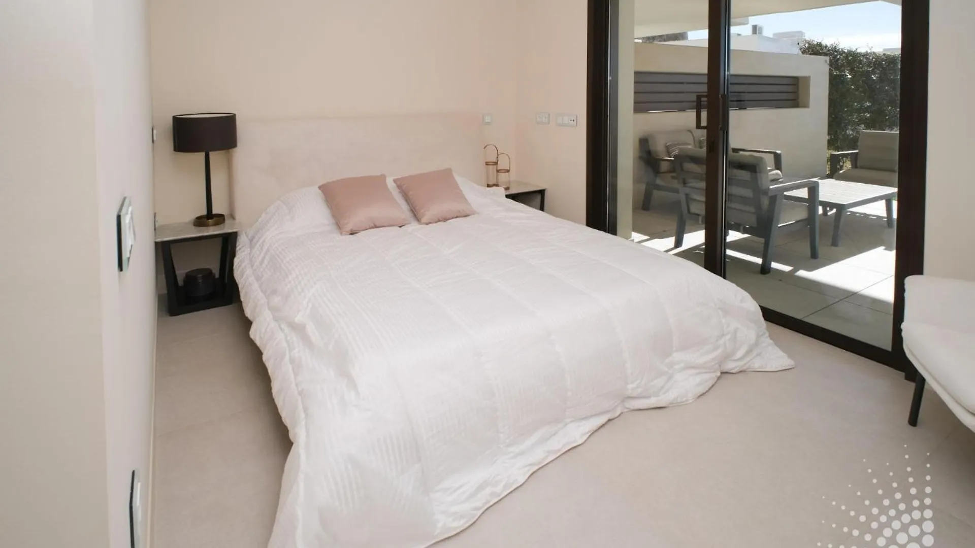 Lujoso Apartamento En 1ª Linea Estepona Spain
