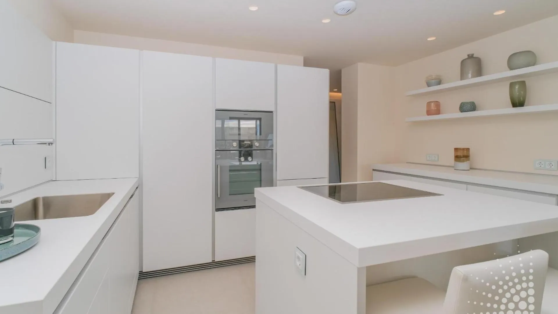 Lujoso Apartamento En 1ª Linea Estepona