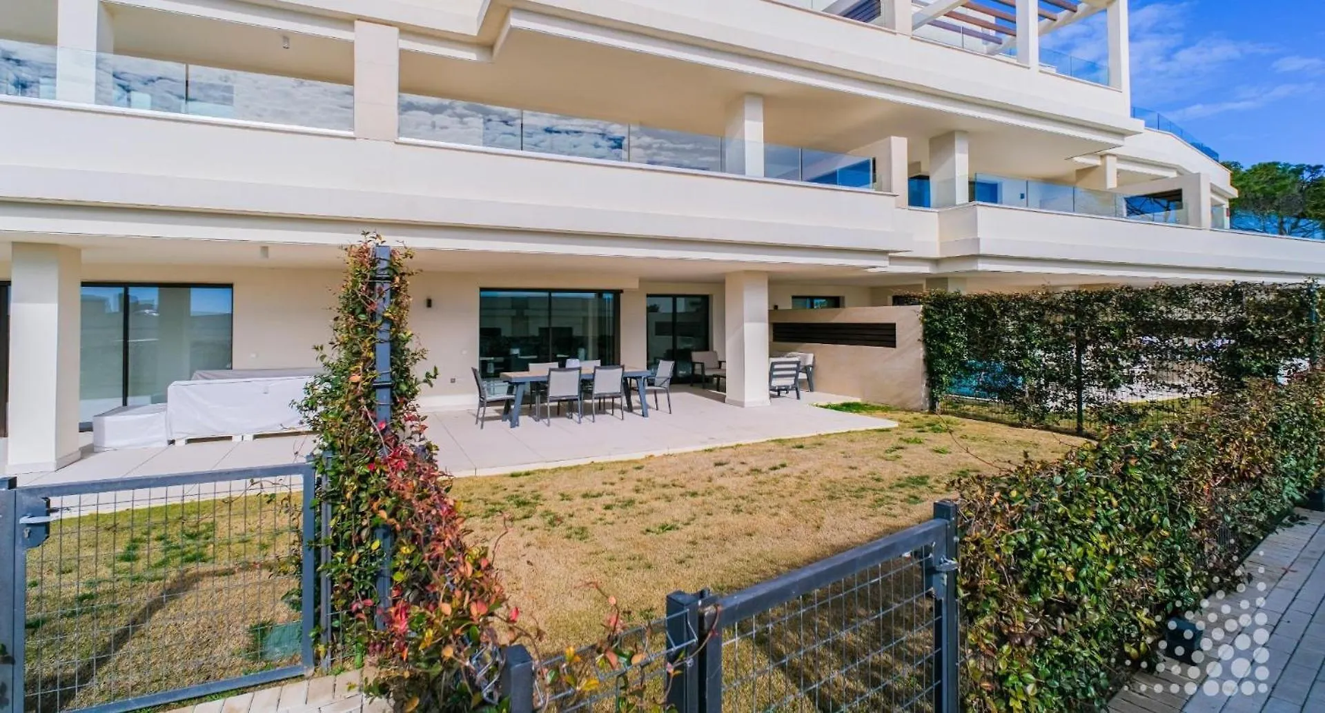 Lujoso Apartamento En 1ª Linea Estepona